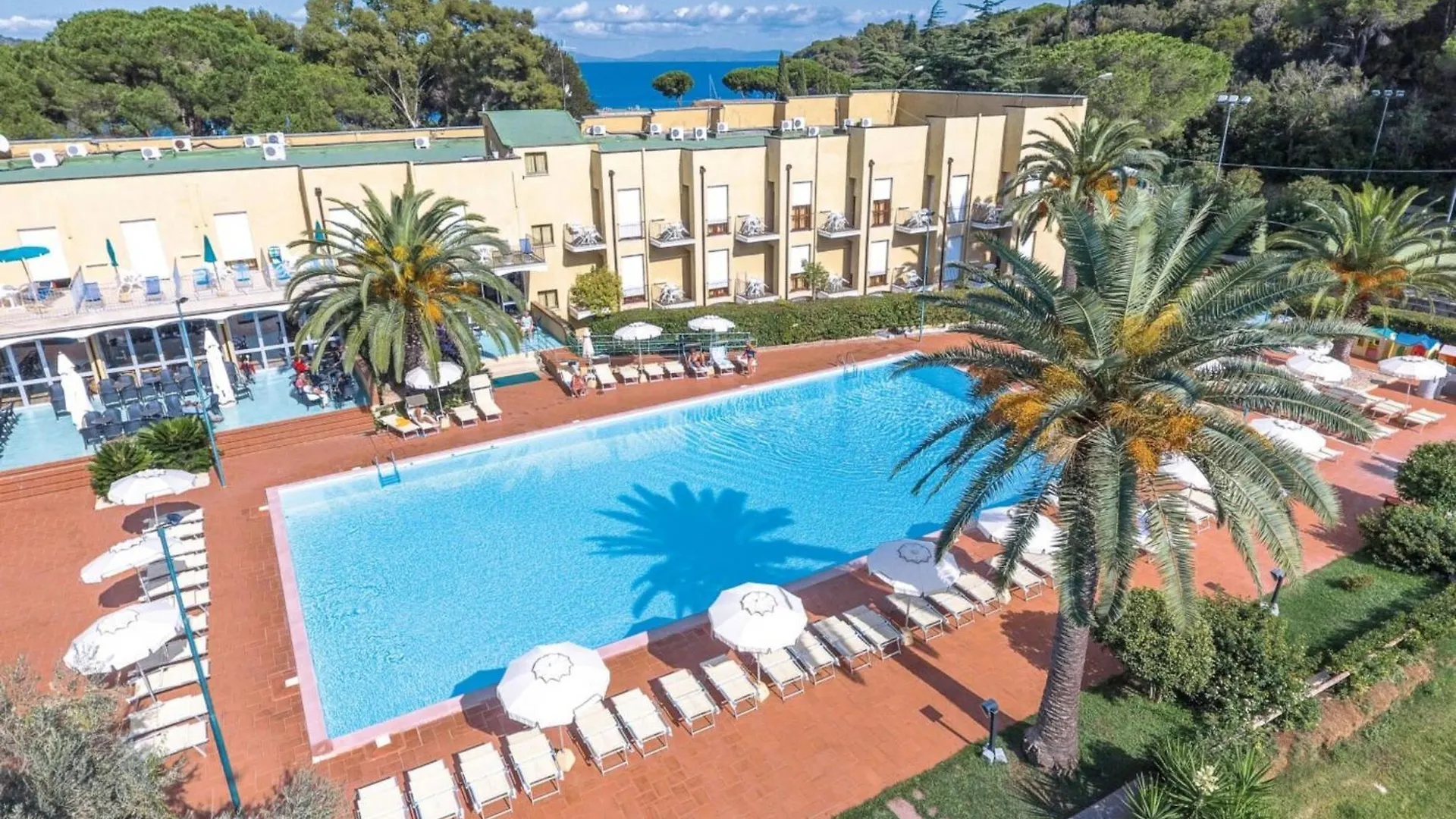 Apartment On Elba In Residence With Private Beach 阿祖罗港
